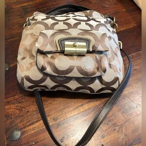 Coach Signature C Tan Satchel Shoulder Bag Crossbody Strap L0968-14911 Chelsea